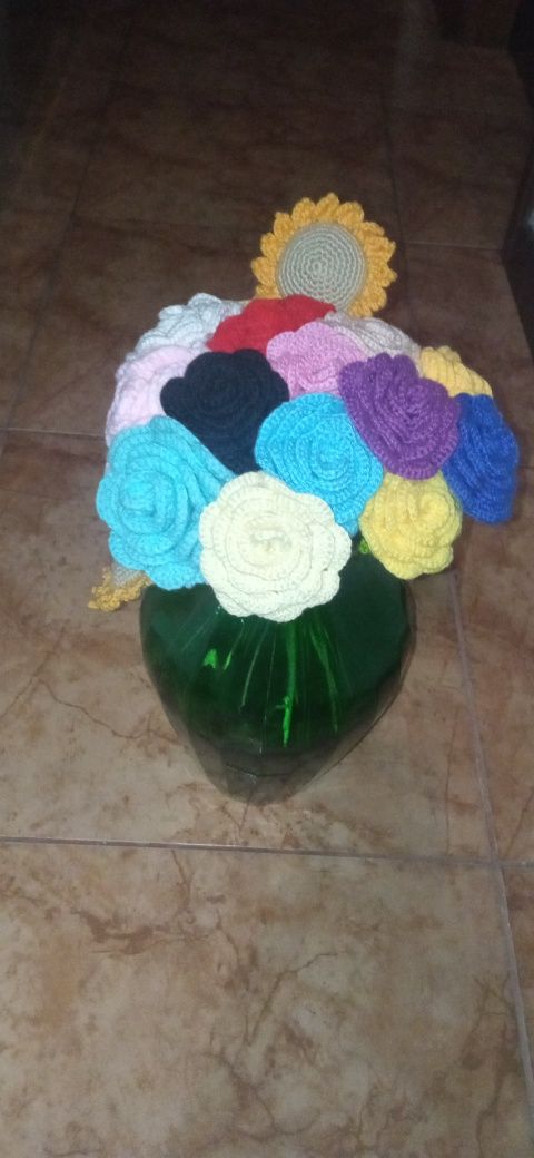 Rosas em renda feito a mão