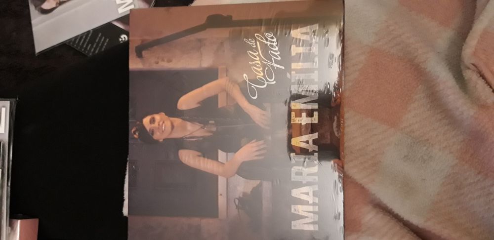 Cd Novo Maria Emília "casa de fado" ofereço cd maria Emília com 3 faix