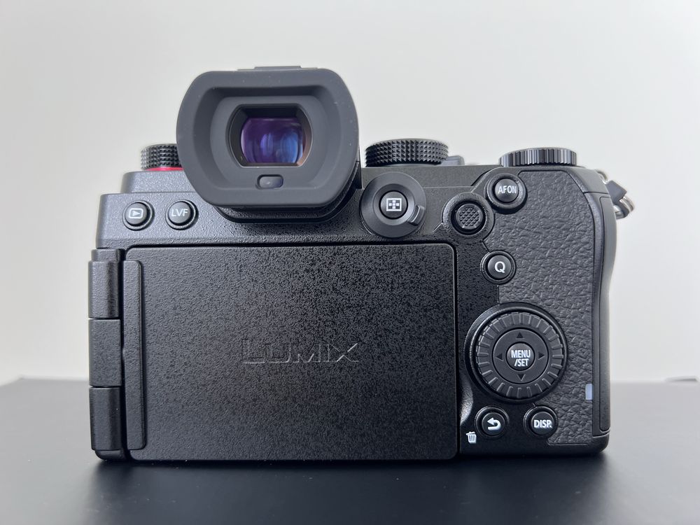 Фотоапарат Panasonic LUMIX S DC-S5K 24.2MP kit 20-60mm (DC-S5KEE-K)