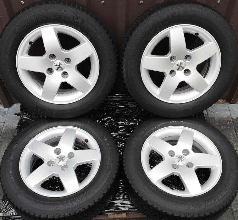 Oryginalne felgi aluminiowe  15 cali 4 x 108 +opony 195 65 GRATIS