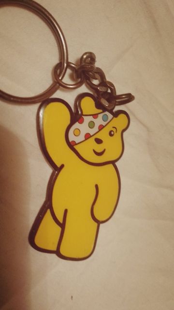 детский игрушка сувенир брелок желтый мишка медведь металл на рюкзак