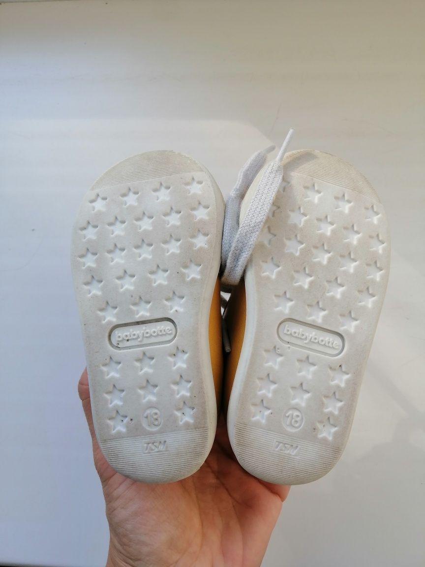 Обувь детская кроссовки ботинки  для малышей кожа 18-19 размер