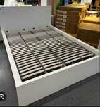 Slaapbed  Ikea 140 x 200 frame + matras