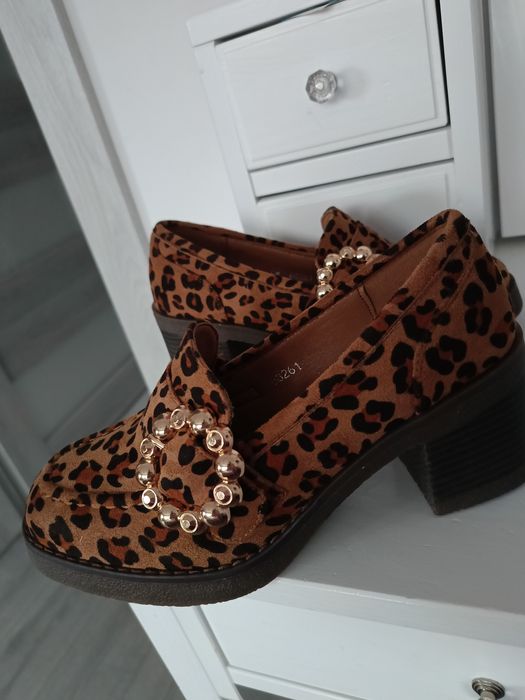 Półbuty na stabilnym obcasie panterka 36