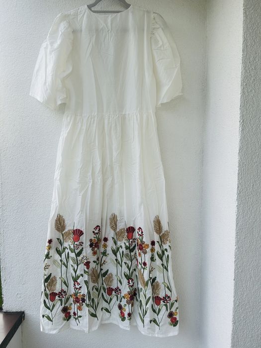 Isarouse dluga sukienka z haftem M