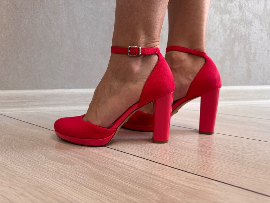 Tamaris босоніжки на каблуку