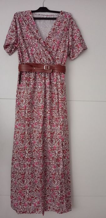 Letnia sukienka w kwiaty w stylu boho