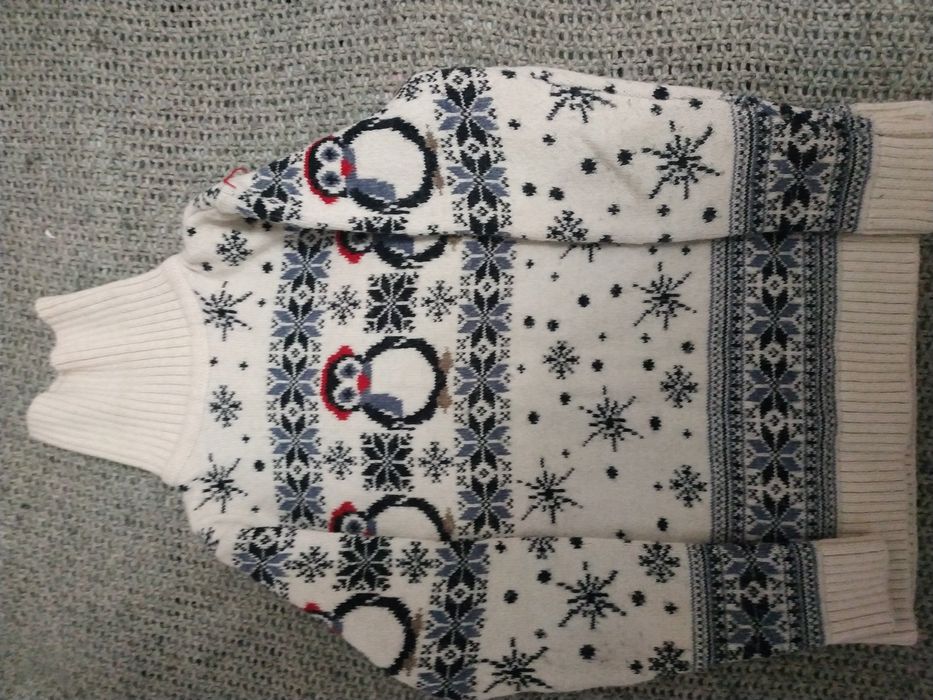 Теплий гольф для дівчинки.