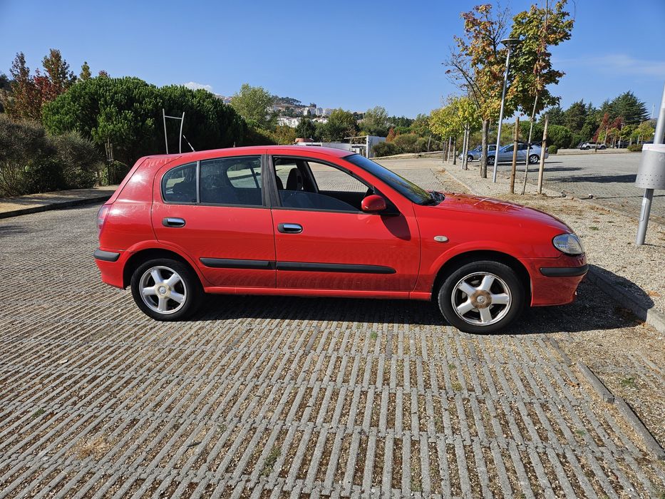 Nissan Almera (Leia a descrição)