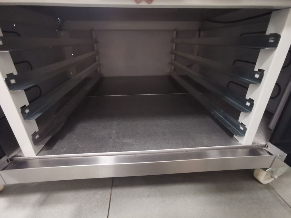 Piec piekarniczy RESTO ITALIA z kamieniem szamotowym 2022 r