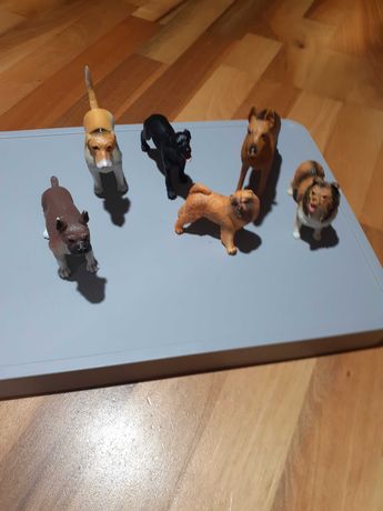 Figurki zwierząt psy