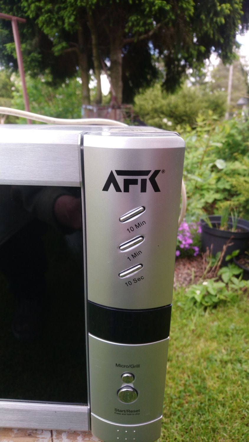 Kuchenka mikrofalowa MWDGE-20M firmy AFK.