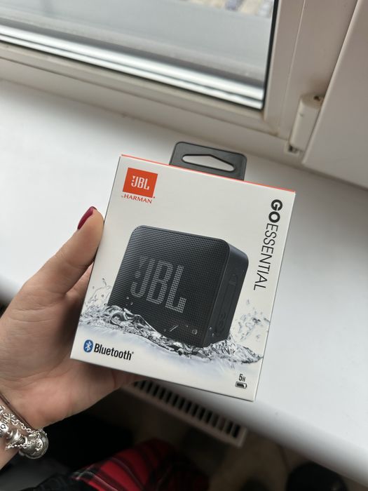 Нова колонка  JBL GO Essential (Black)