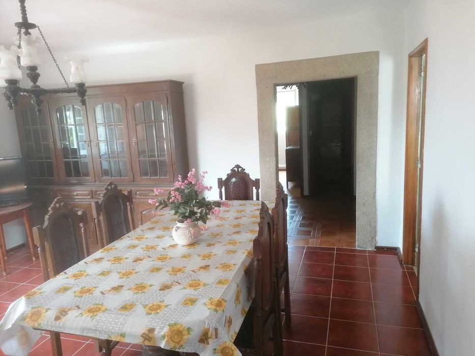 Arrenda-se casa em Gondarém -V.N. Cerveira