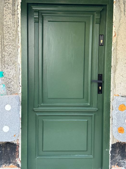 Drzwi zewnętrzne drewniane