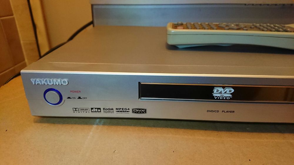 Odtwarzacz DVD Yakumo DVD Master DX4 pilot, DivX