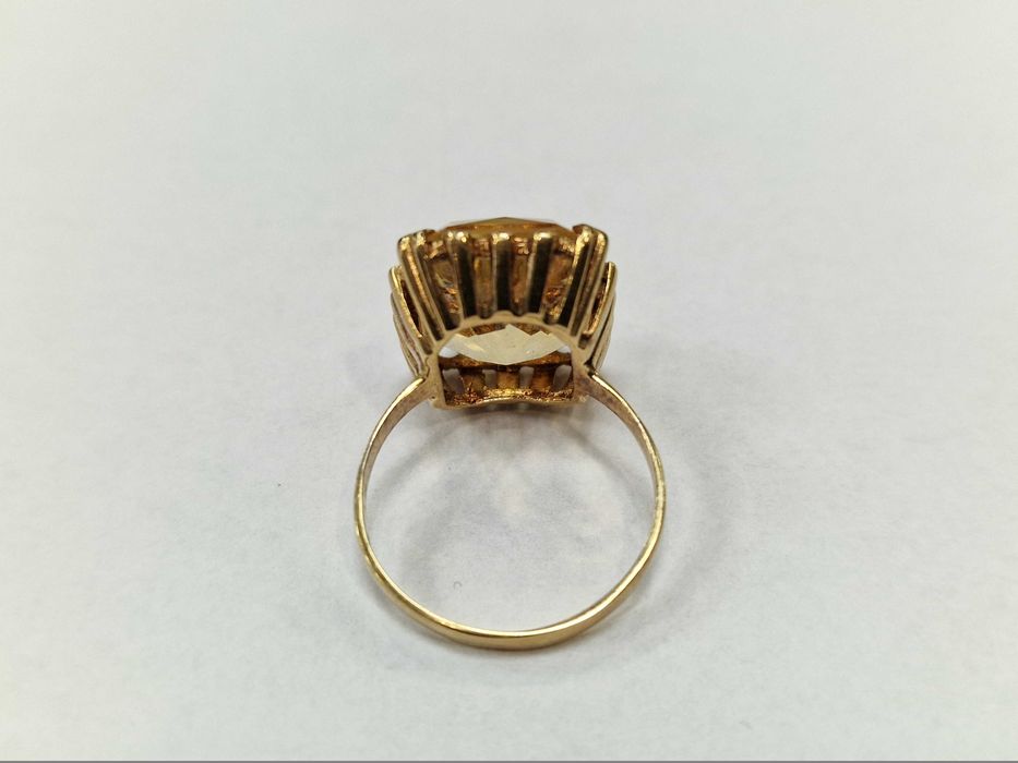 Złoty pierścionek/ 585/ 5.26 gram/ R16/ Cytryn/ Europa Zachodnia