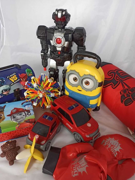 MIX zabawek dla chłopca - Z-23 (pidżamersi, minonki, transformers)