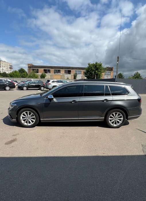 Volkswagen Passat B8 із мотором 2.0 TDI (190к.с)  4MOTIO R-Line