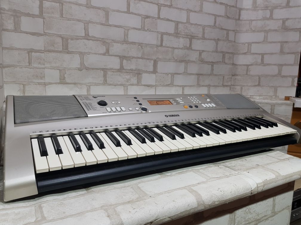 Синтезатор YAMAHA PSR-E313, HOHNER+1 ц на 61 клавішу, б/у з Німеччини