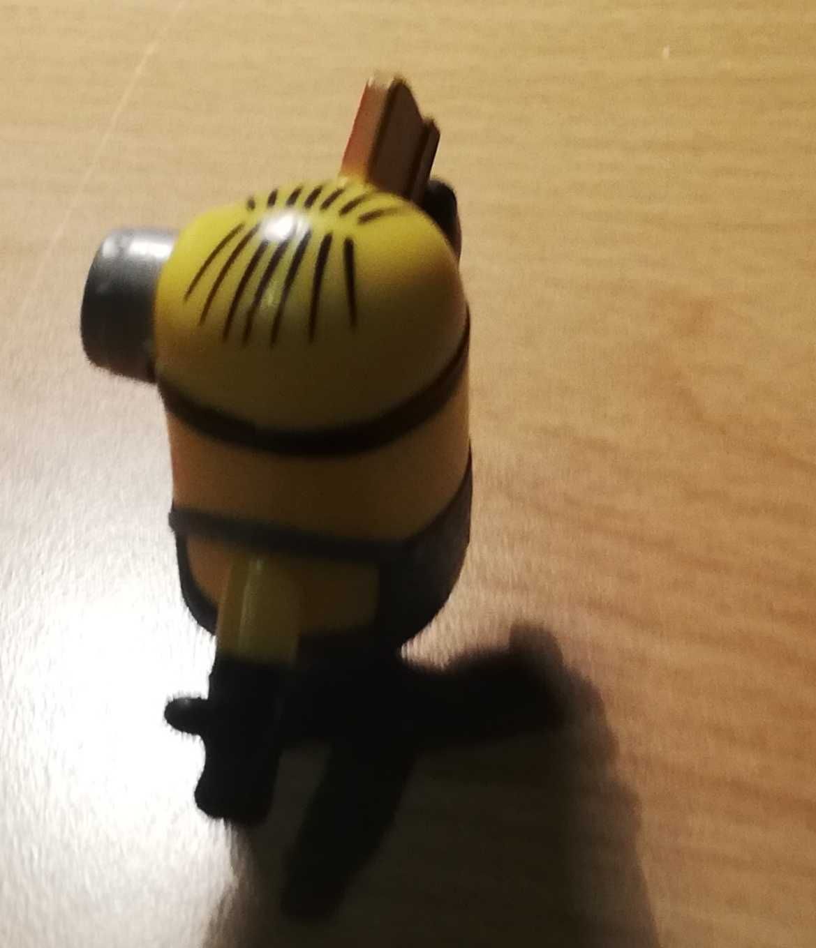 Minionek figurka.