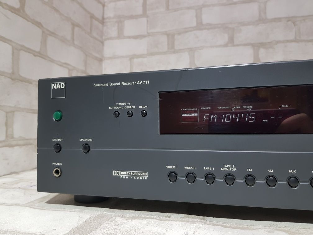 AV ресивер/підсилювач NAD AV 711, б/в з Німеччини
