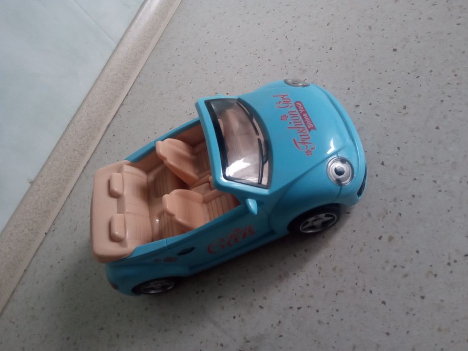 Dla dzieci samochód kabriolet Barbi uszkodzony