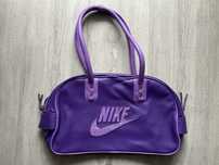 Damska torebka Nike.
