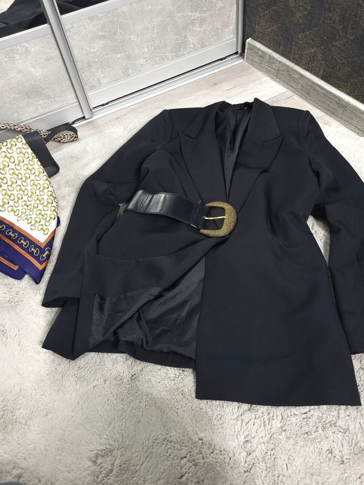 актуальний блейзер прямого крою, піджак жіночий оверсайз PRETTY LITTLE