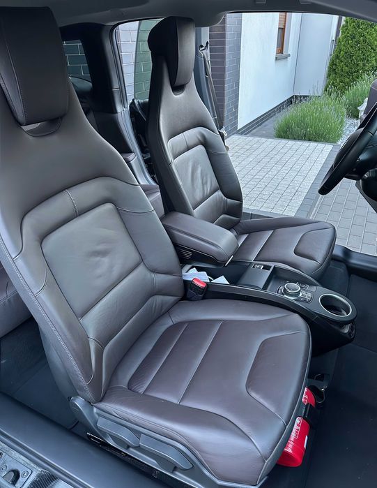 BMW i3      2022