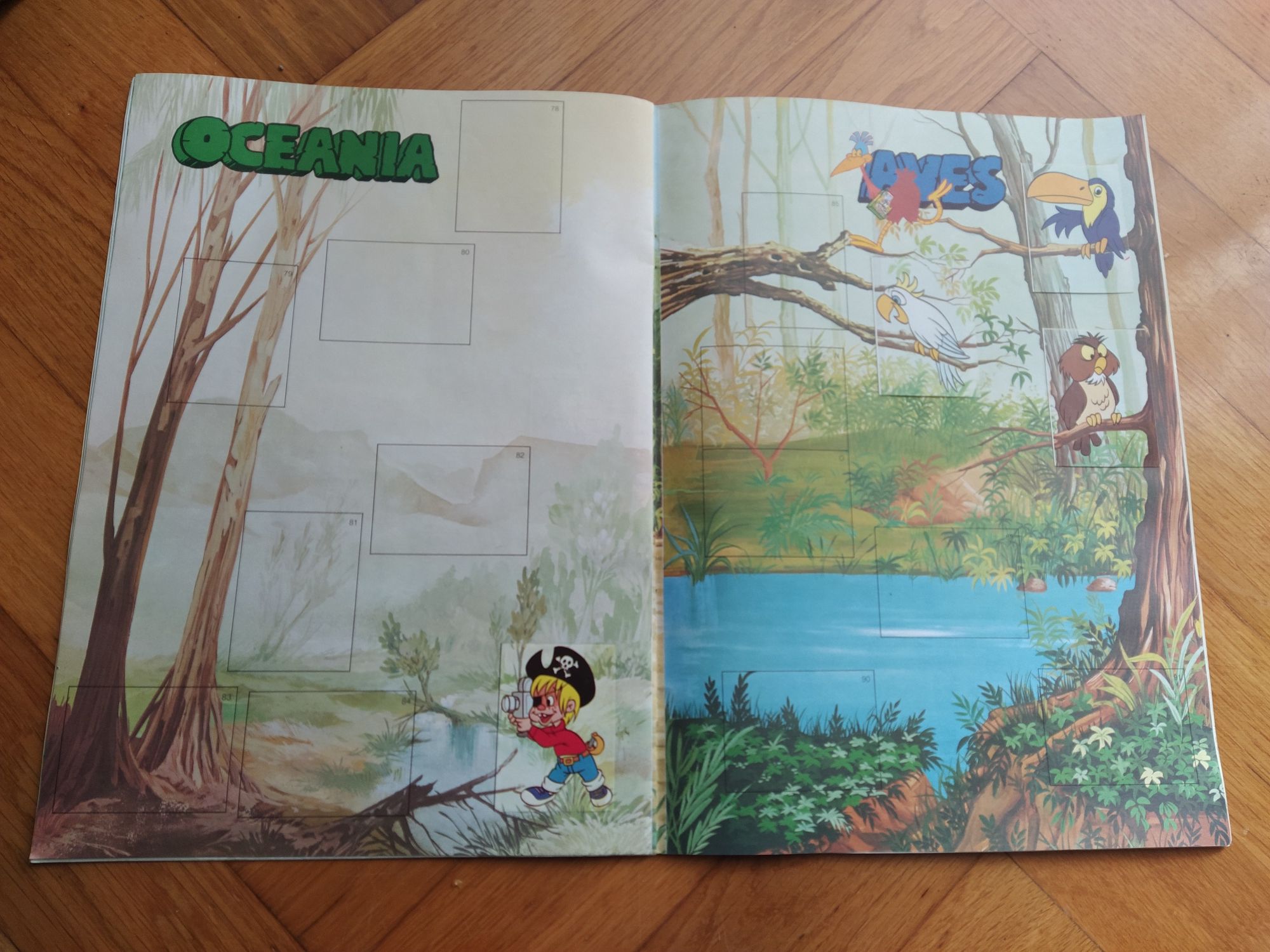 Caderneta de cromos incompleta do "ZOO Disney"