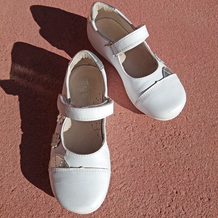 Sapatos de Menina AGM - Branco - Tamanho 29 - como Novos