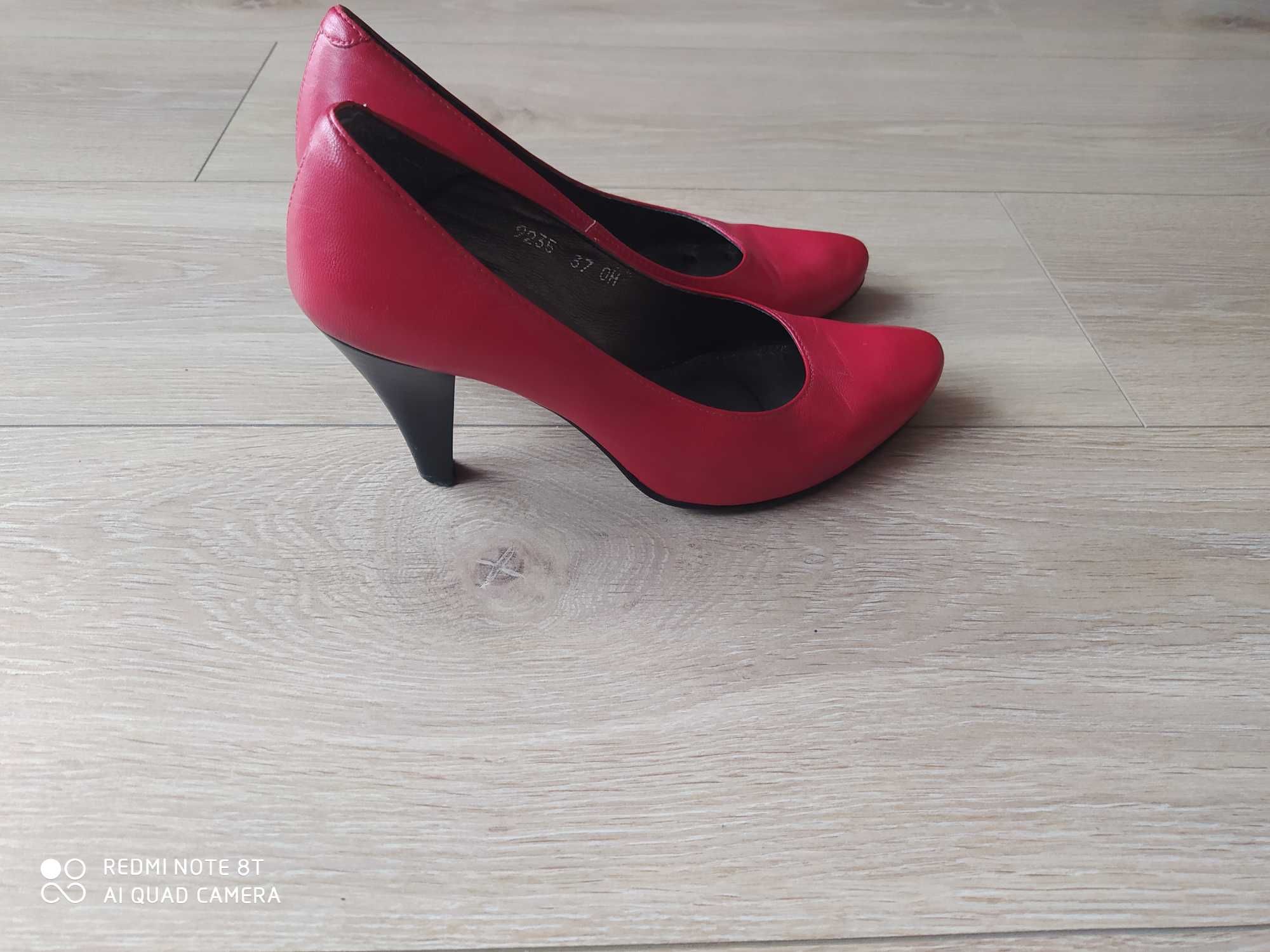 Czerwone pantofle czółenka Baldaccini 37