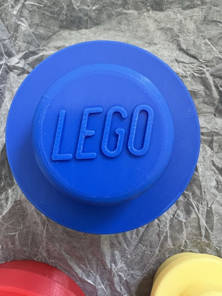 Cabides lego novos.