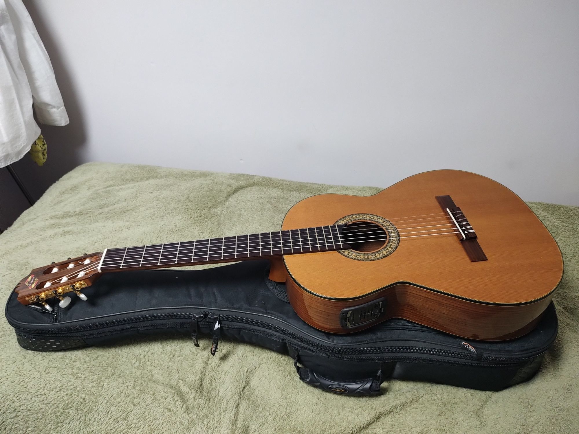 Admira Vitruoso E gitara elektroklasyczna SOFTCASE Palisander i Cedr !