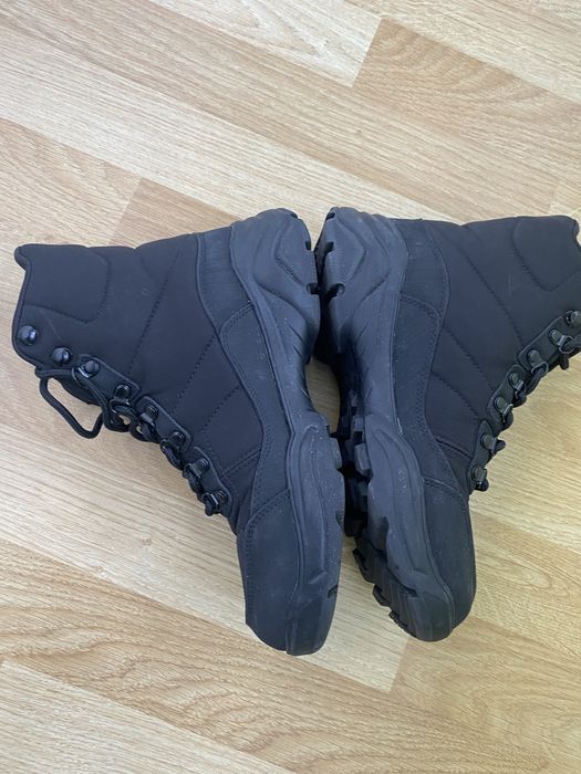 Botas da Oysho (neve/caminhada)