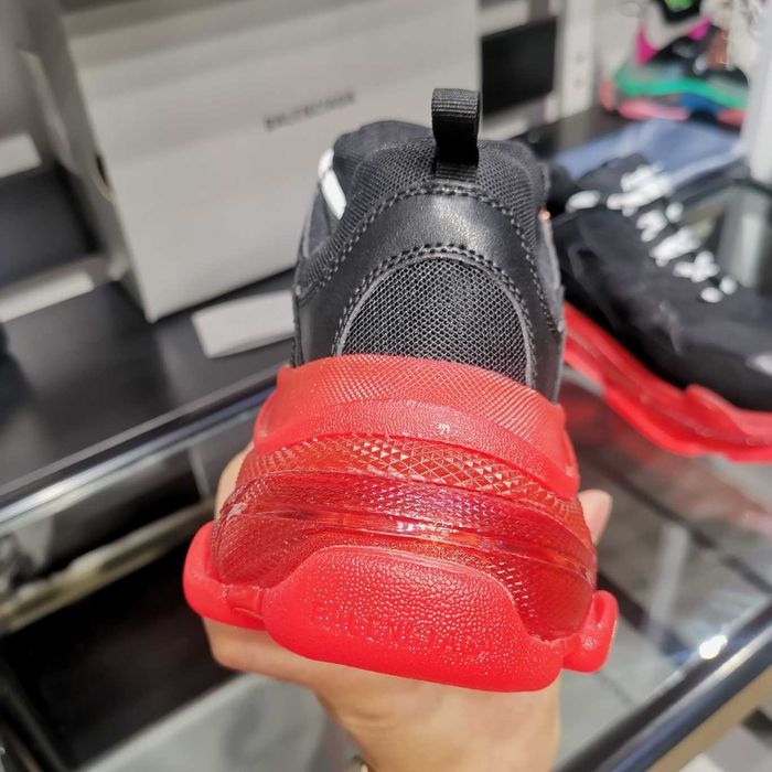 Balenciaga Buty z czerwoną podeszwą