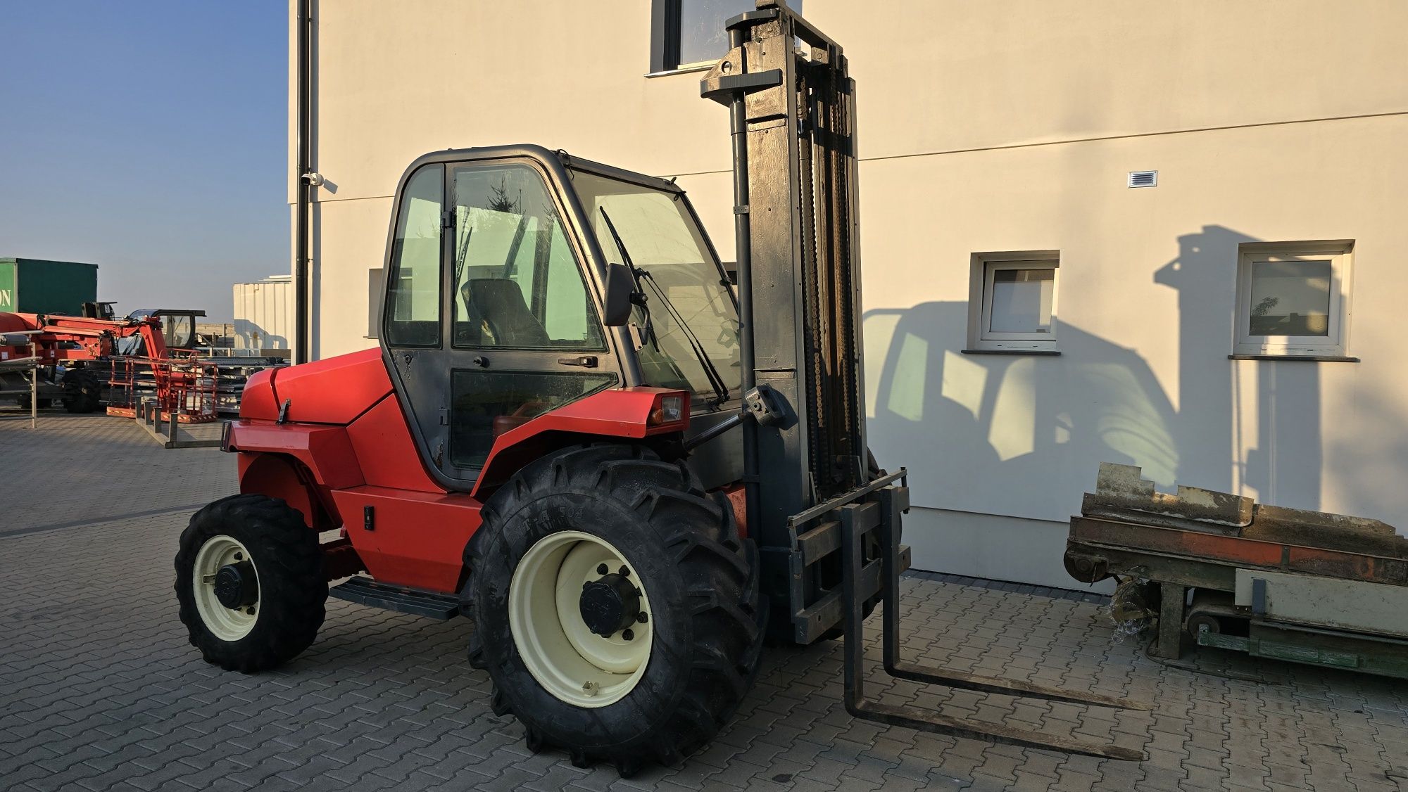 MANITOU M26-4 4×4 Wózek widłowy terenowy sprowadzony