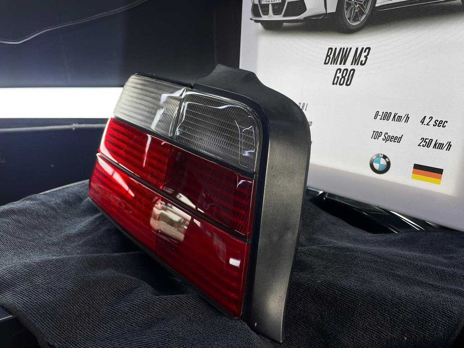 Продам оригинальный М фонарь  BMW E36
