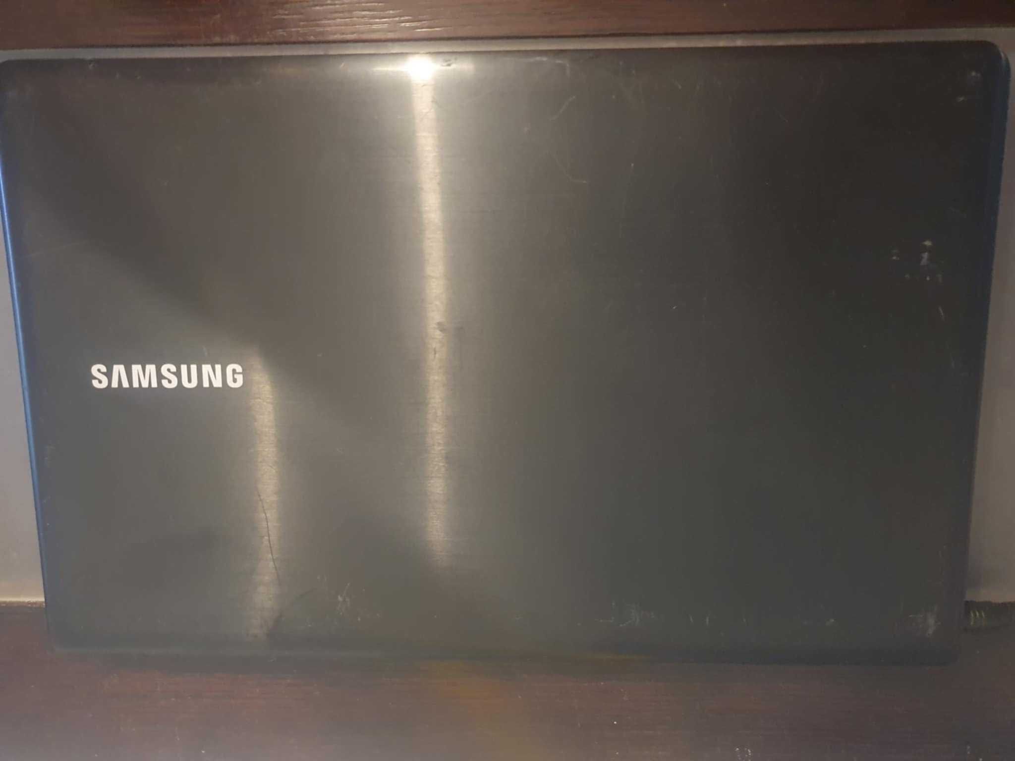 Sprzedam laptop Samsung NP55E