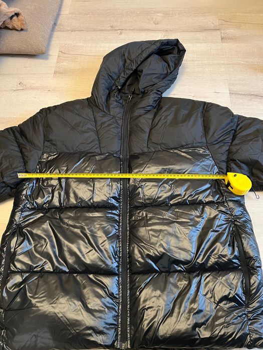 Продам жіночу зимову куртку. Нова