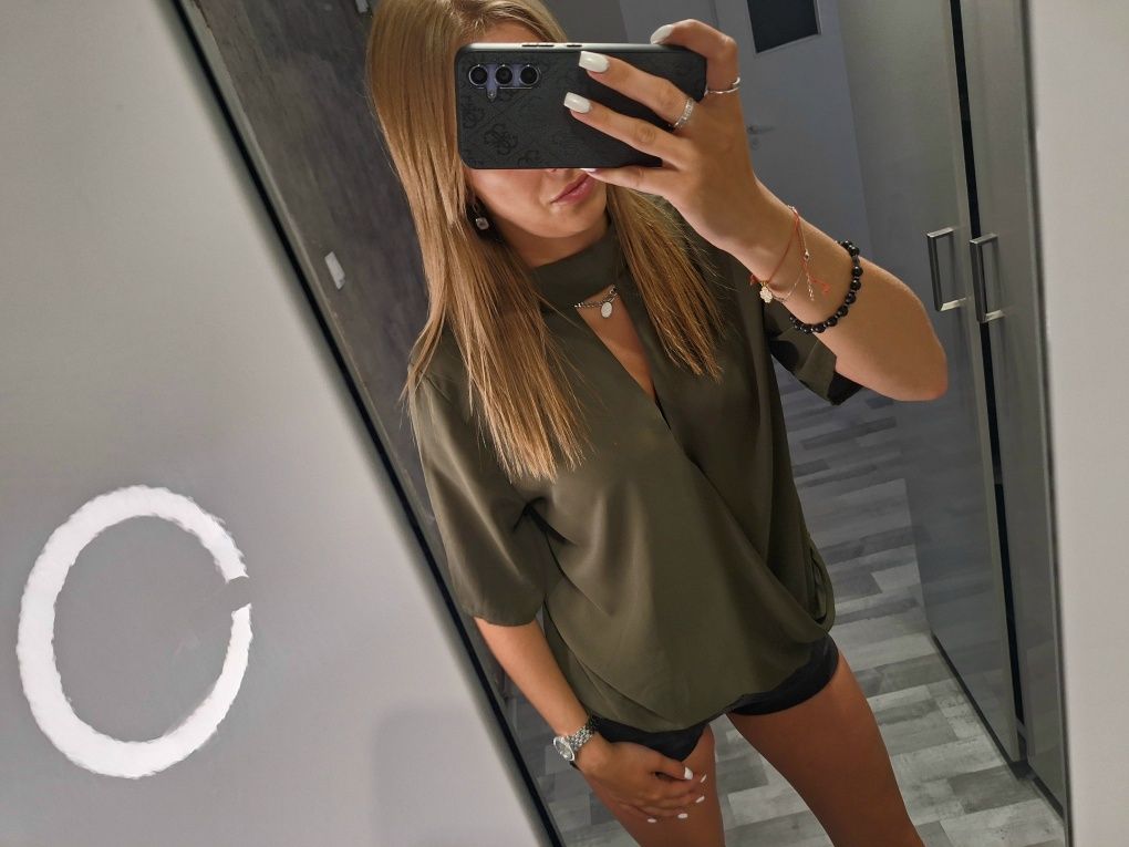 Khaki bluzka z chokerem