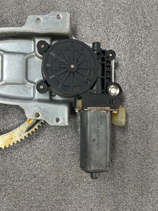 Elevador vidros frente direito TOYOTA Yaris (_P1_)