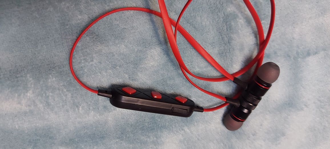 3 x słuchawki bluetooth 3 komplety w tej cenie