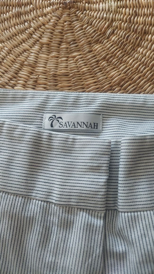 Savannah eleganckie, modne, spodnie prążek jak nowe r 42/XL