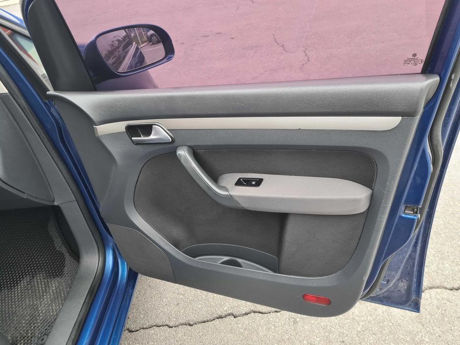 VW touran 1.6 mpi +газ добрий стан