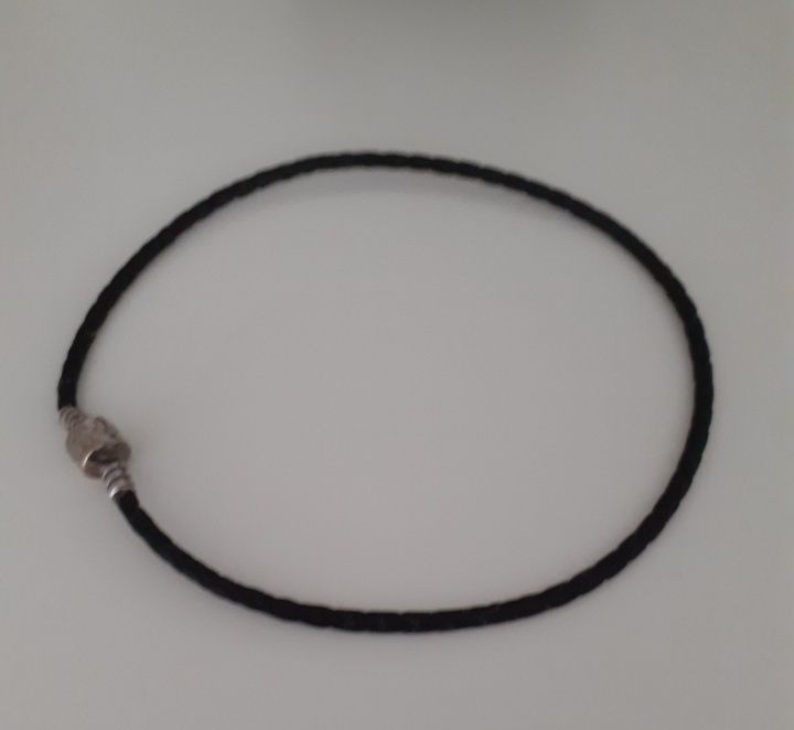 Pulseira de couro preta - Pandora