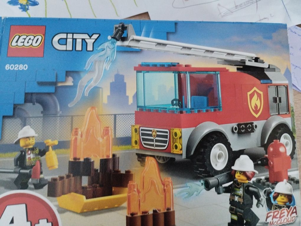 Lego city 60280 wóz strażacki z drabiną