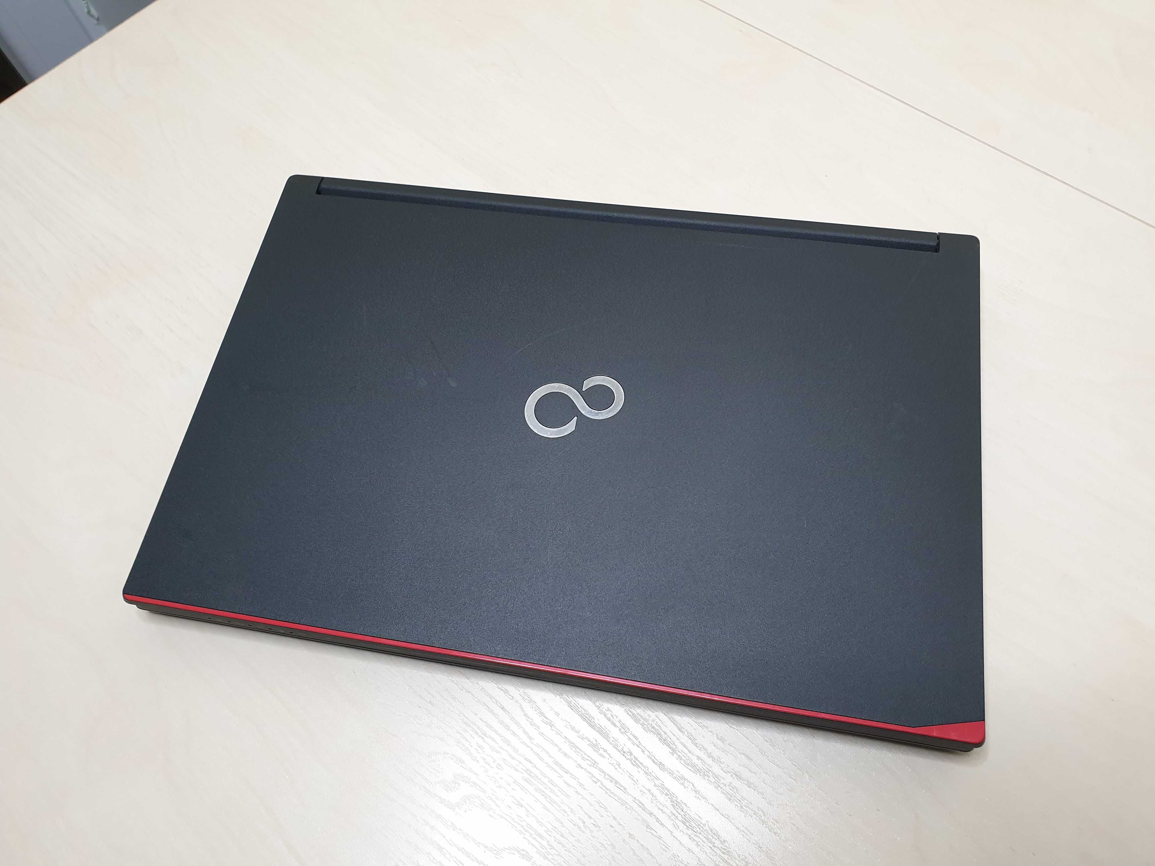 Потужний ноутбук Fujitsu /Intel Core i3-6100/SSD 256/Батарея до 6 г.