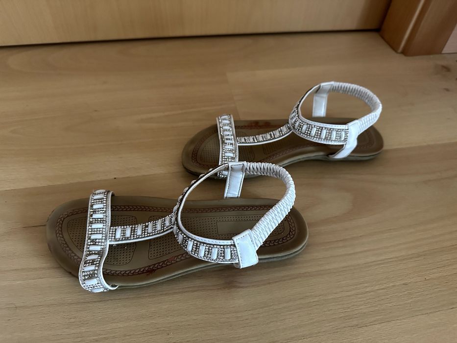 Sandálias Brancas Missangas super confortáveis Nº 38